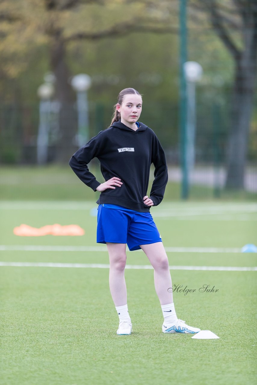 Bild 198 - Co-Trainerin der Frauen Nationalmannschaft Britta Carlson in Wahlstedt